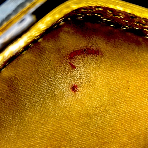 Vintage large brass Ormolu / filigree beveled glass lidded jewelry cask… - Picture 11 of 14